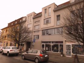 Pronájem, byt 1+kk, 42m2, Tyršovo náměstí, Roztoky