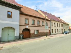 Prodej, rodinný dům, 6+1, 400 m2,Třebenice, ul. Masarykova