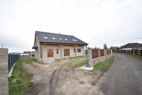 Prodej, rodinný dům 6+1 379 m2 Tišice, ul. Pod Horkou