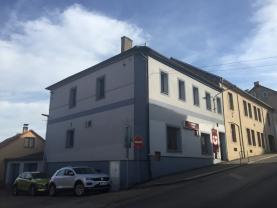 Pronájem, obchodní prostor-bar, byt 3+1, Hořovice