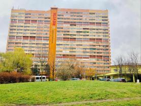 Pronájem, byt 1+kk, 28 m2, OV, Chomutov, ul. Kundratická