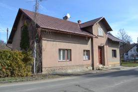 Prodej, 1/2 rodinného domu, 5+1 Jesenný