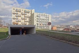 Pronájem, garážové stání, 14 m2, Praha, ul. V dolině