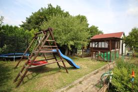 Garden, 383 m2, Most