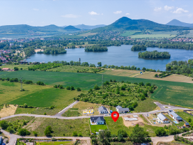 Prodej pozemku 1098 m² k bydlení v Píšťanech