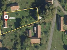 Prodej 1/2 pozemku k bydlení v Janovicích u Morašic