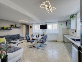 Prodej rodinného domu, 225 m², Dolany