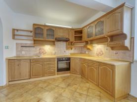 Prodej bytu 3+1, 81 m², Město Touškov, ul. Partyzánská