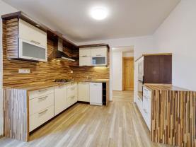 Prodej bytu 4+1, 110 m2, v Chebu, ul. Májová