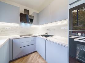 Prodej bytu 3+1, 76 m², Kadaň, ul. Komenského
