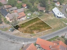 Pozemek k bydlení, 838 m², v obci Číčov u Spáleného Poříčí