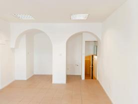 Pronájem obchod a služby, 21 m², Tišnov, ul. nám. Komenského