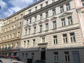 Prodej bytu 1+kk, 31 m², Praha, ul. Charkovská