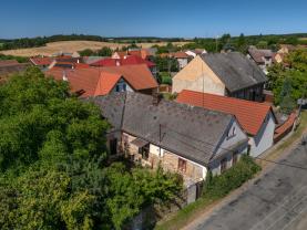 Prodej rodinného domu, 3+1, 591 m2 v Holovousech