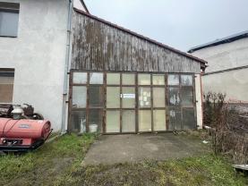 Pronájem, skladovací prostory, 84 m2, Baštˇ