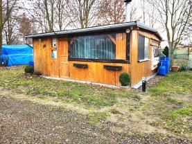 Prodej, karavan s dřevěnou přístavbou, Hradec u Kadaně