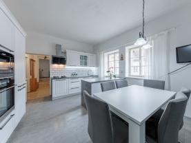 Prodej rodinného domu, 148 m², Cheb, ul. Kostelní náměstí