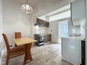 Prodej bytu 2+1, 77 m², Karlovy Vary, ul. Sokolovská