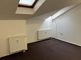 Pronájem kancelářského prostoru, 14m², ČTěšín, ul. Dvořákova