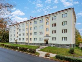 Prodej bytu 3+1, 74 m², Nová Role, ul. Školní