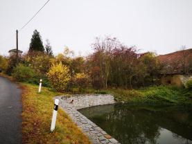 Prodej pozemku k bydlení, 611 m², Měcholupy, ul. Zámek