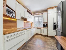 Prodej bytu 4+1, 94 m², Karlovy Vary, ul. Sládkova