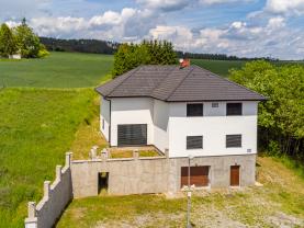 Prodej rodinného domu, 450 m², Neustupov