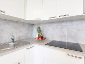 Pronájem bytu 1+kk, 33 m², Praha, ul. Poděbradská