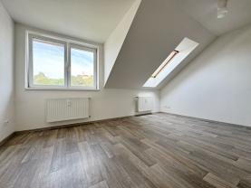 Pronájem bytu 2+kk, 51 m², Bzenec, ul. náměstí Svobody