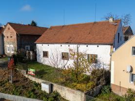 Prodej domu, s pozemkem 1388m2, Holubice, ul. Na Návsi