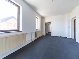 Prodej bytu 3+1 s garáží, 61 m², Hranice, ul. Tovární