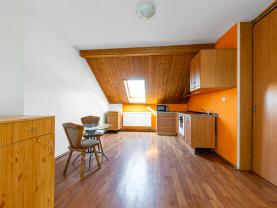 Pronájem bytu 2+1, 70 m², Tlučná, ul. Hlavní