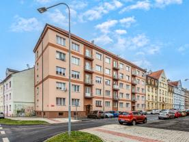 Prodej bytu 3+1, 64 m², Cheb, ul. Na Hradčanech