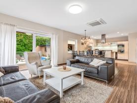 Prodej rodinného domu, 252 m², Chuderov