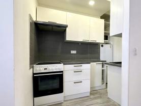 Prodej bytu 1+kk, 28 m², Ostrava - Poruba, ul. nám. Družby