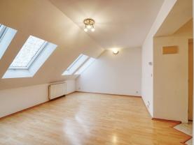 Prodej bytu 3+1, 80 m², Plzeň, ul. Plzenecká