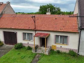 Prodej rod. domu na pozemku 3194 m², Hroznová Lhota