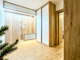 Prodej bytu 3+1, 70 m², Ostrava, ul. Petruškova