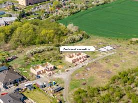 Prodej pozemku s hrubou stavbou k bydlení, 827 m², Hrušovany