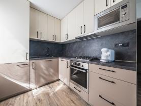 Prodej bytu 1+1, 39 m², Praha, ul. V zápolí
