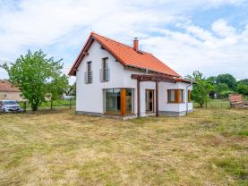 Prodej rodinného domu 4+kk 92 m² pozemek 1243 m², Janovice