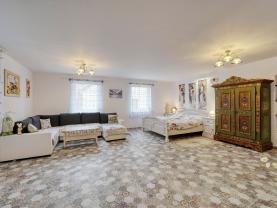 Prodej rodinného domu, 359 m², Strážov