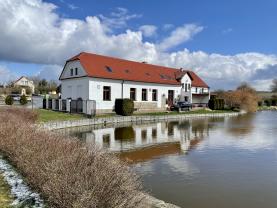 Prodej rodinného domu, 600 m², Varvažov