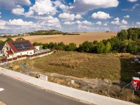 Stavební pozemek 1301 m² v Chýni