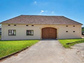 Prodej zemědělské usedlosti, Nestanice, pozemek 8913 m²