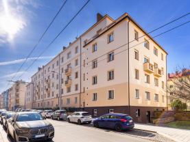 Prodej bytu 3+1, 83 m², Pardubice, ul. Sladkovského