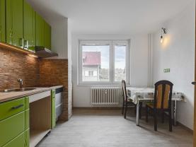 Prodej bytu 3+1, 72 m², Oselce