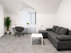 Pronájem obchod a služby v Pardubicích, ul. Zámecká