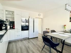 Prodej rodinného domu, 380 m², Dolní Bojanovice, ul. Zvolence