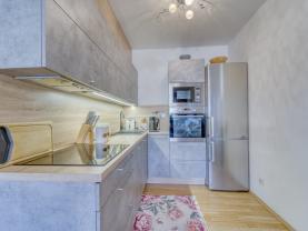 Prodej bytu 2+kk, 54 m², Praha, V dolině + park.stání